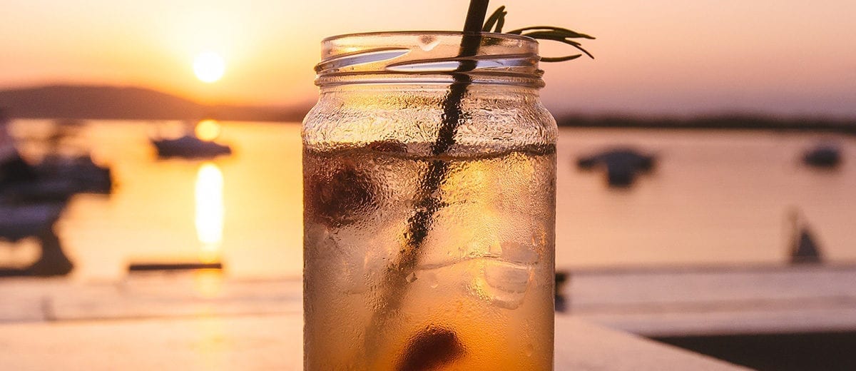 ice tea in mason jar